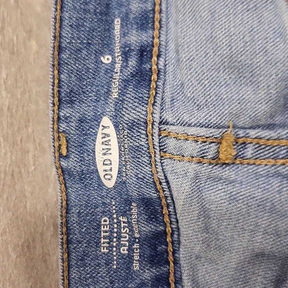 Old Navy Women’s Fitted Denim Shorts | Size 6 - Picture 2 of 4